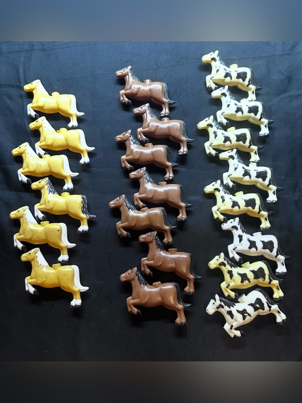 21 Assorted Horses-Yellow, Brown, White/Black Set- String of light horses